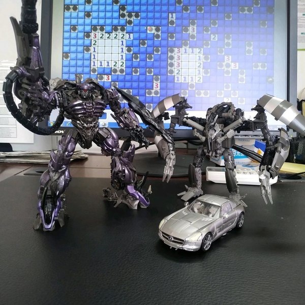 More Studio Series Shockwave Photos Now Showing Vehicle Mode And A Size Comparison To Toys You Don't Have 08 (7 of 8)